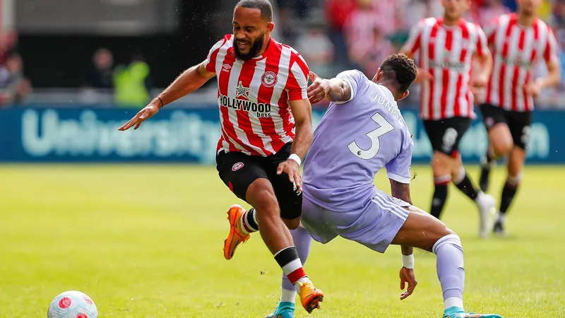 Brentford vs Leeds trong trận đấu bóng đá Brentford vs Leeds trong trận đấu bóng đá